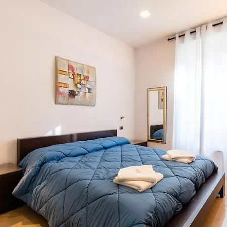 Lungotevere Aventino House *